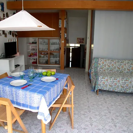 Zipser Ii Apartment