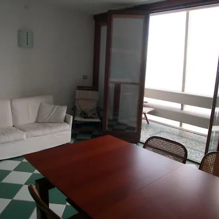 Zipser Ii Apartment